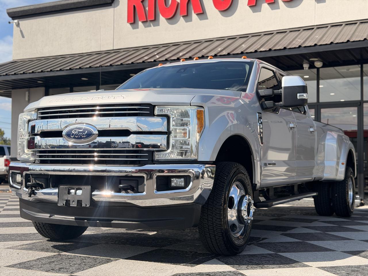 Ford F-350 SD Lariat Crew Cab 4WD 2017