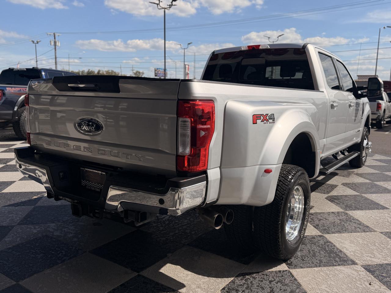 Ford F-350 SD Lariat Crew Cab 4WD 2017