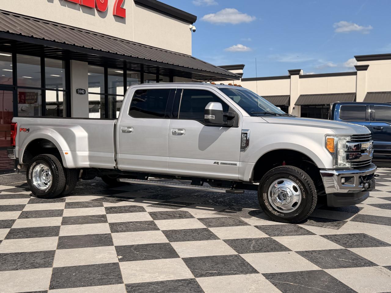Ford F-350 SD Lariat Crew Cab 4WD 2017