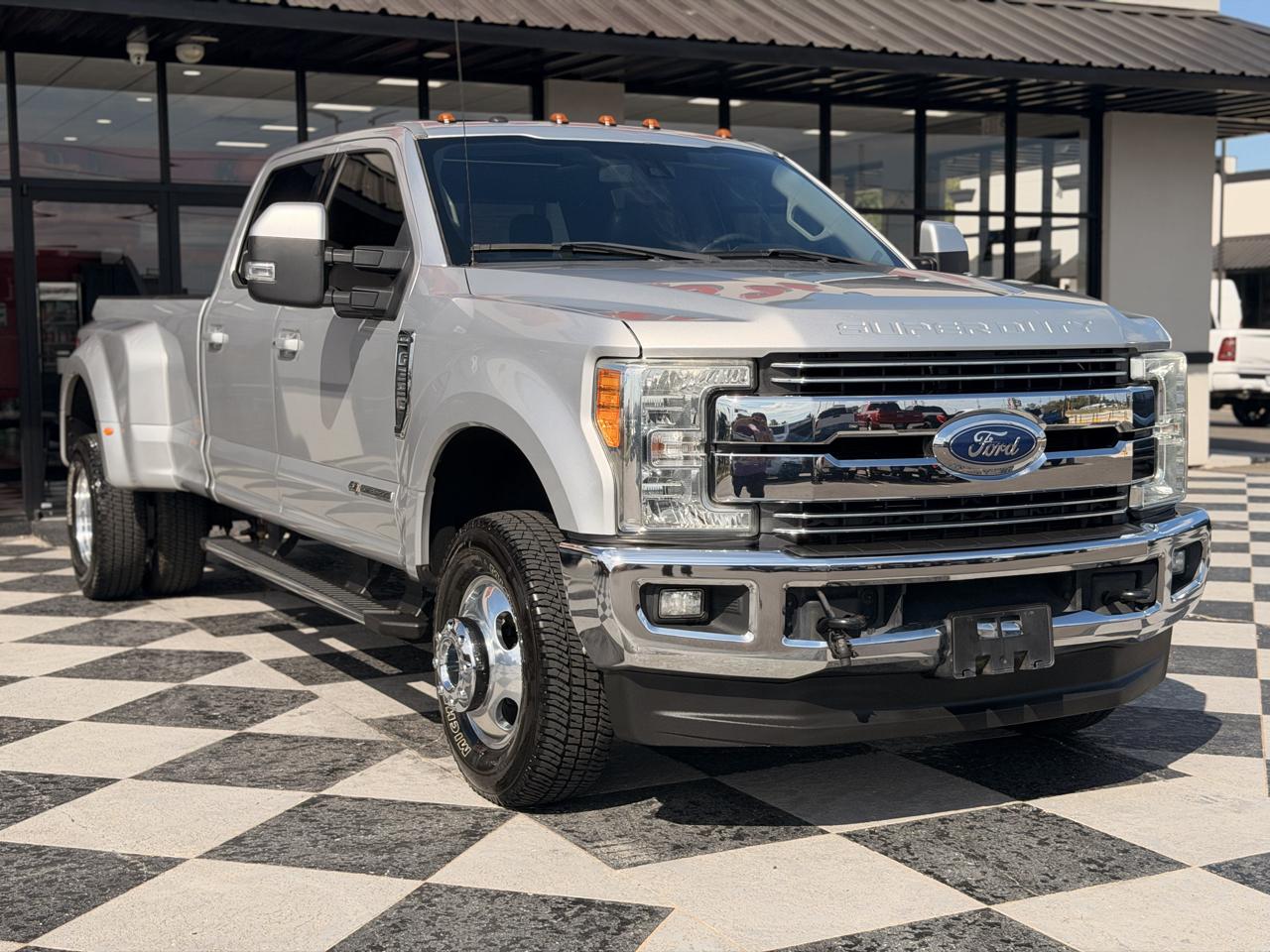 Ford F-350 SD Lariat Crew Cab 4WD 2017
