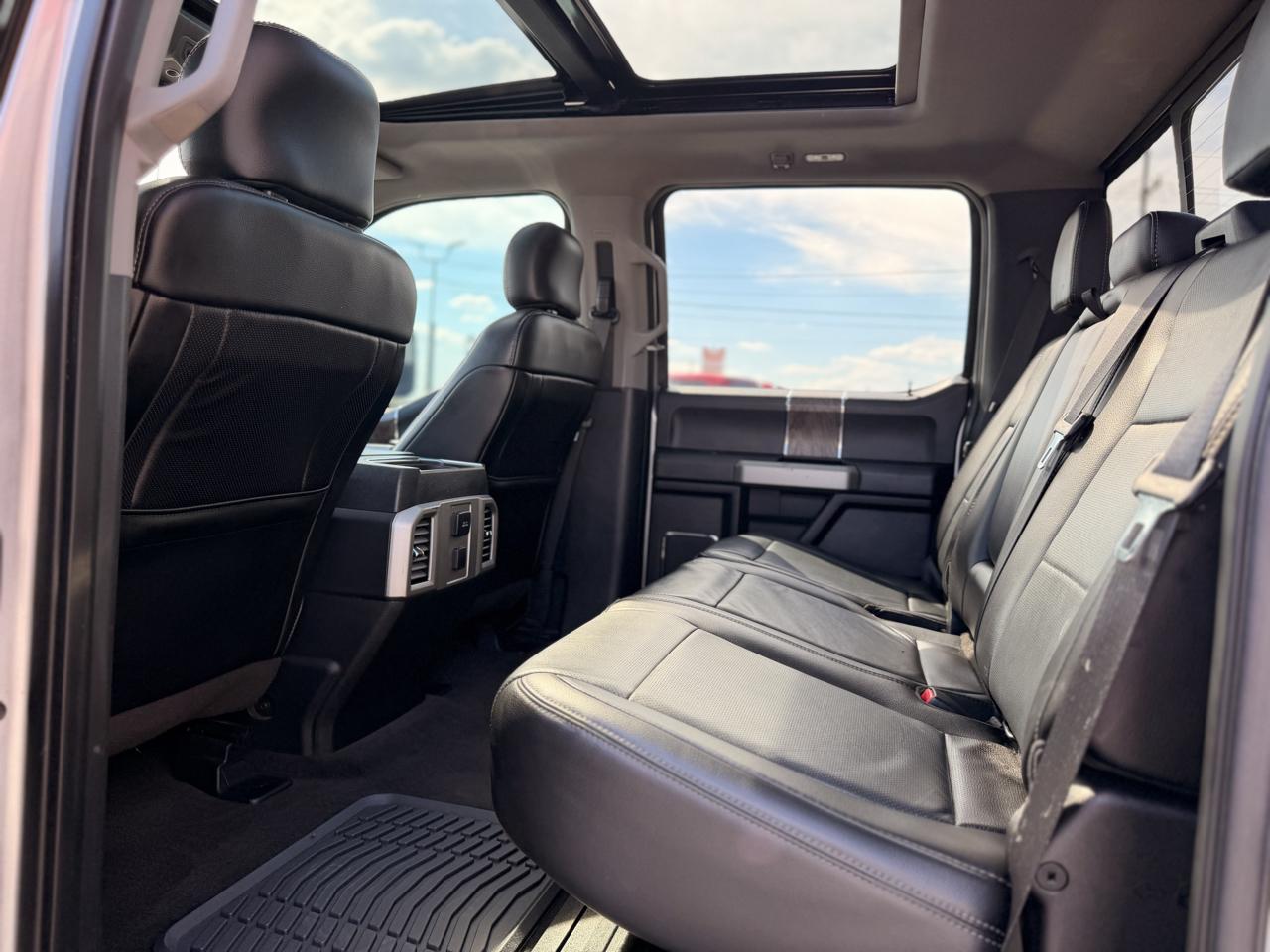 Ford F-350 SD Lariat Crew Cab 4WD 2017