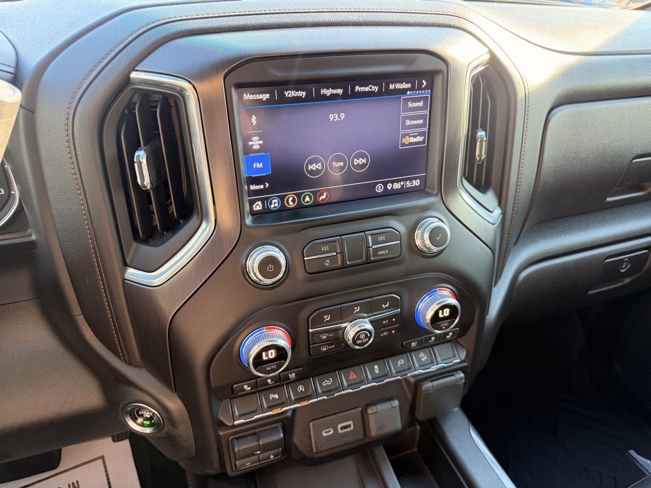 GMC Sierra 1500 AT4 Crew Cab Short Box 4WD 2020