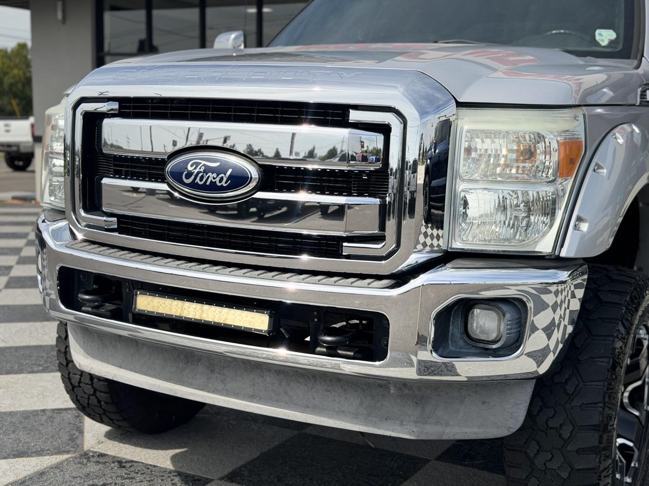Ford F-250 SD Lariat Crew Cab 4WD 2011