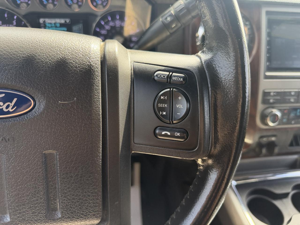 Ford F-250 SD Lariat Crew Cab 4WD 2011