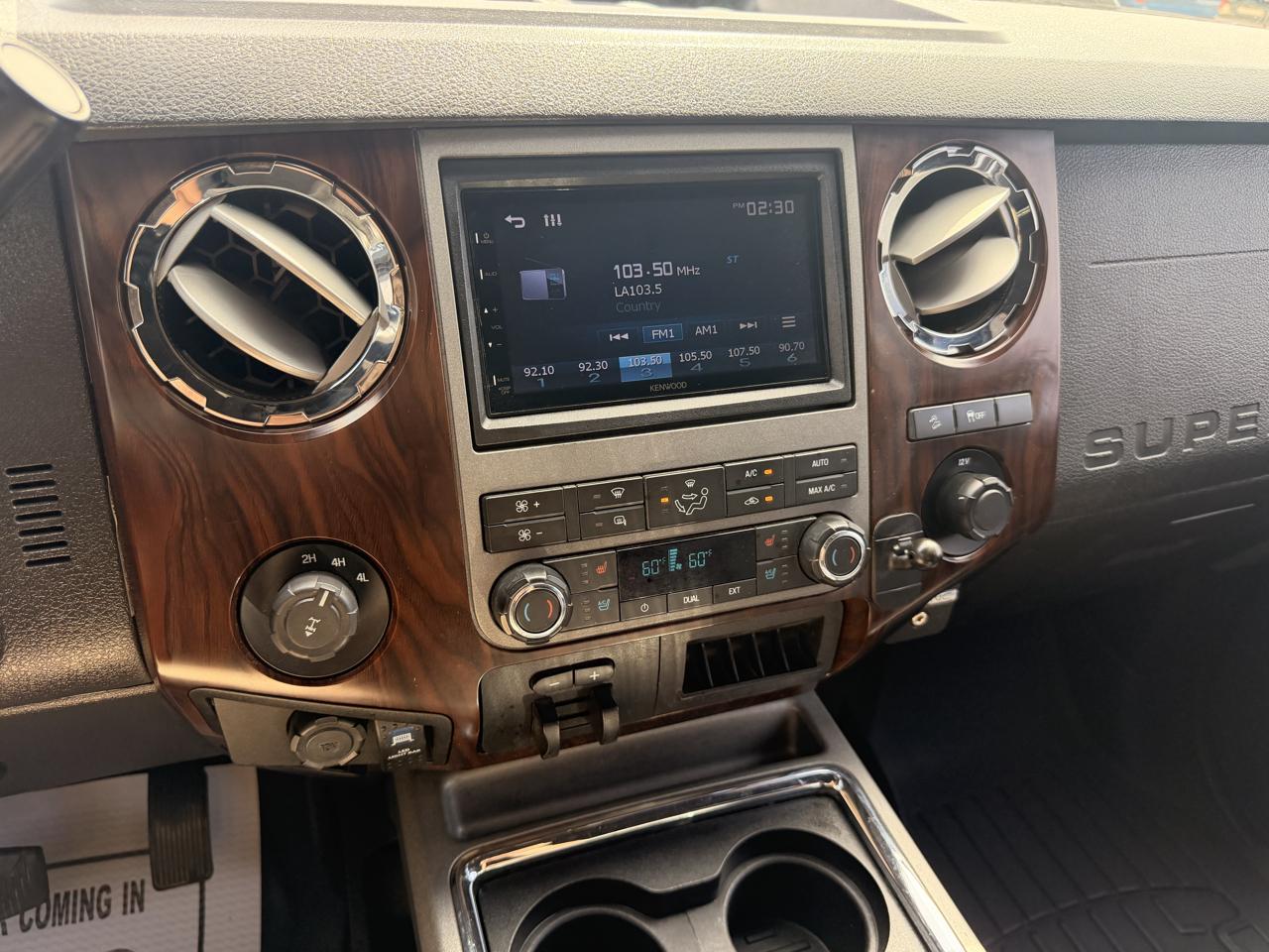 Ford F-250 SD Lariat Crew Cab 4WD 2011