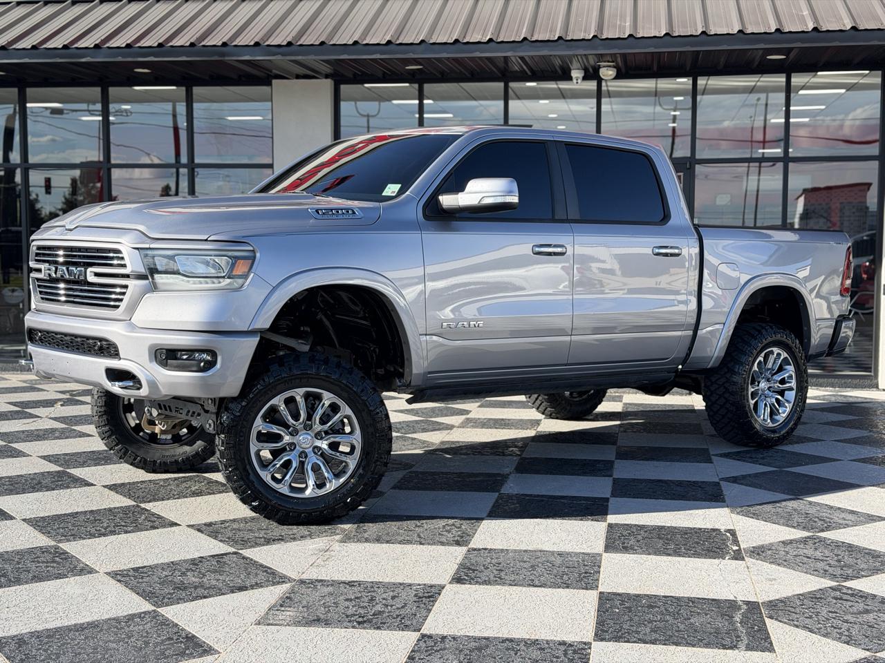 RAM 1500 Laramie Crew Cab SWB 4WD 2022