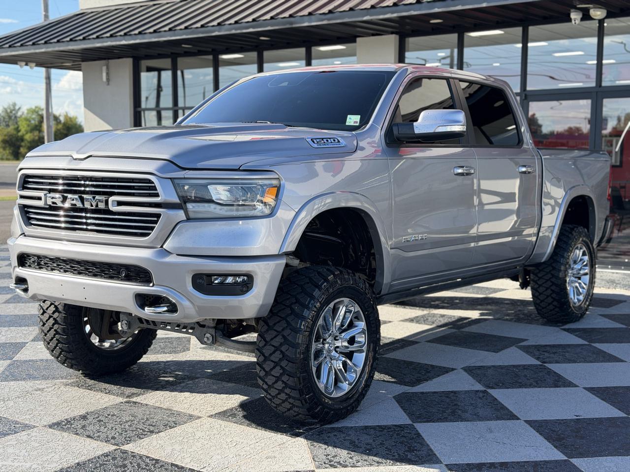 RAM 1500 Laramie Crew Cab SWB 4WD 2022