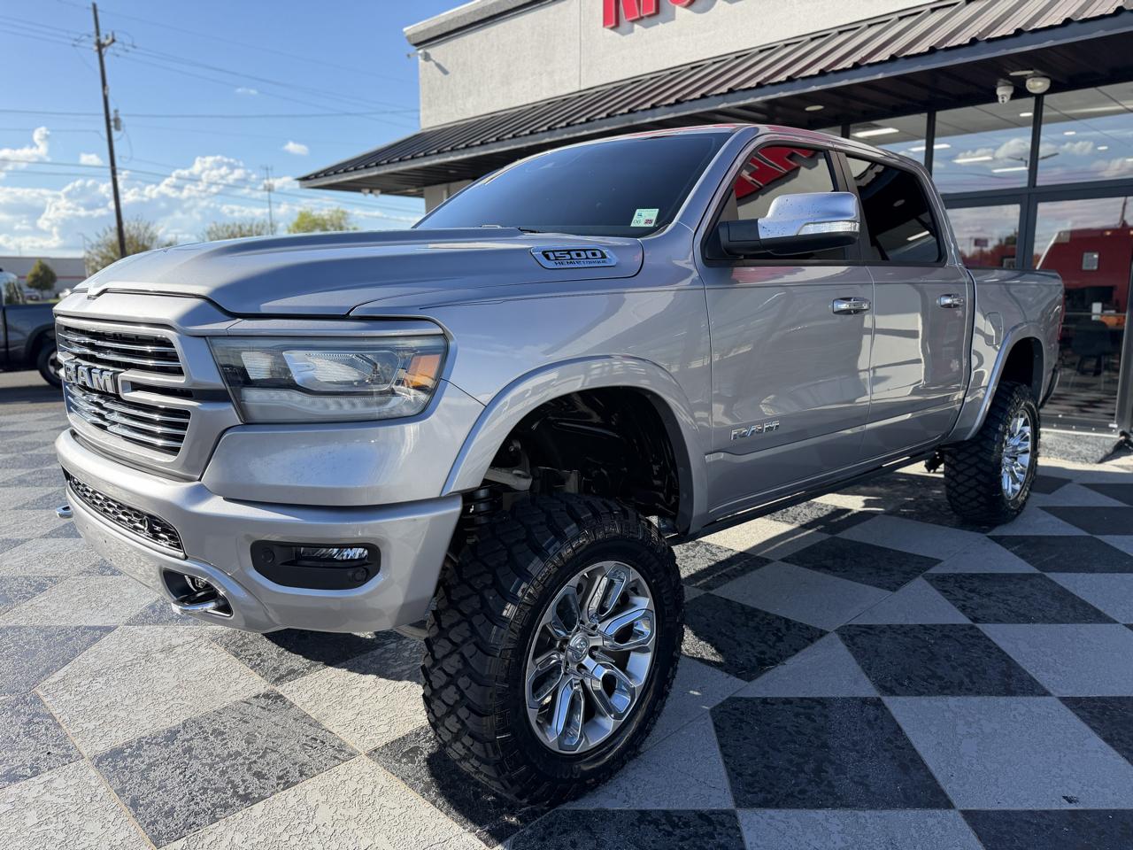 RAM 1500 Laramie Crew Cab SWB 4WD 2022