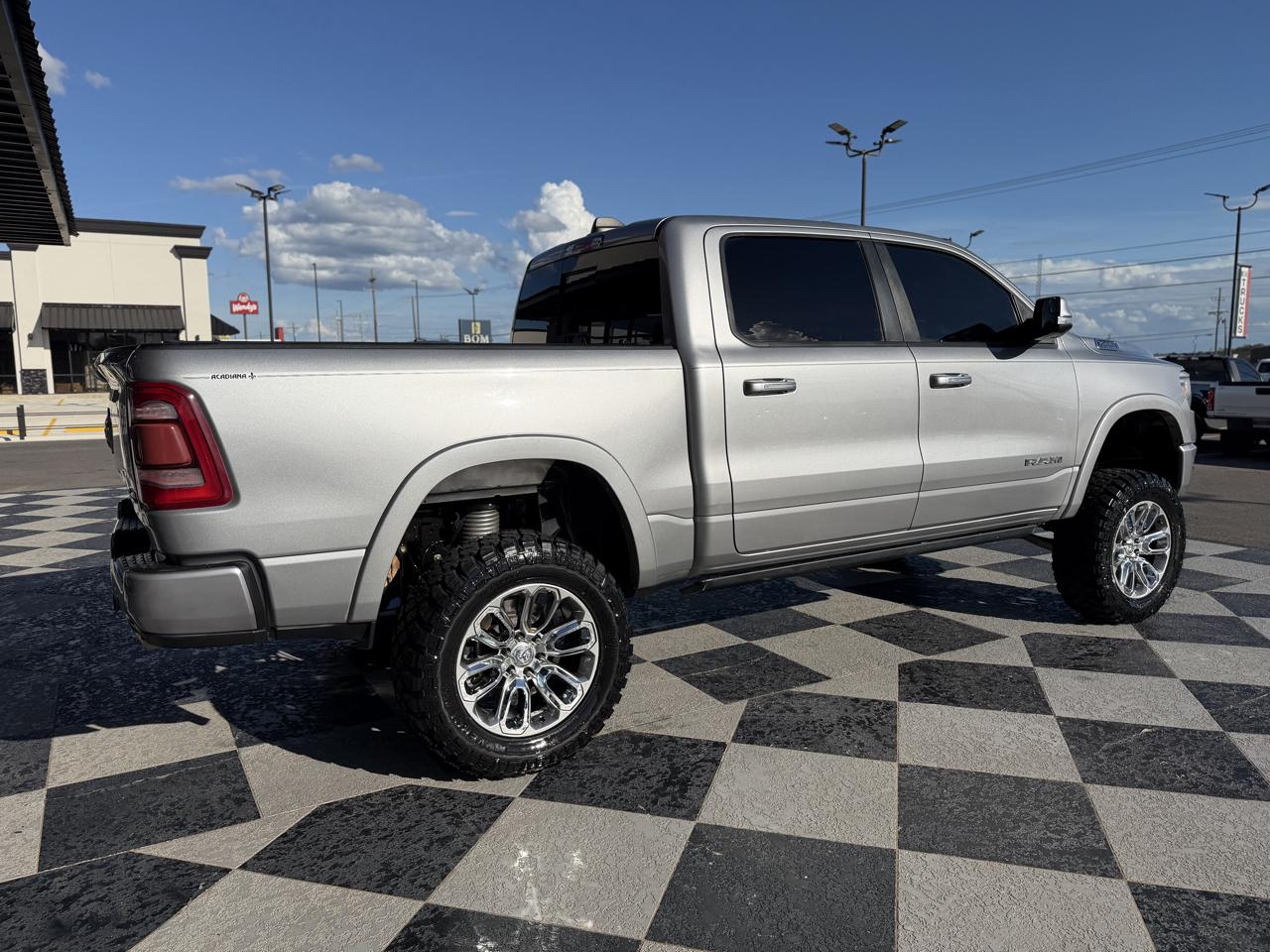 RAM 1500 Laramie Crew Cab SWB 4WD 2022