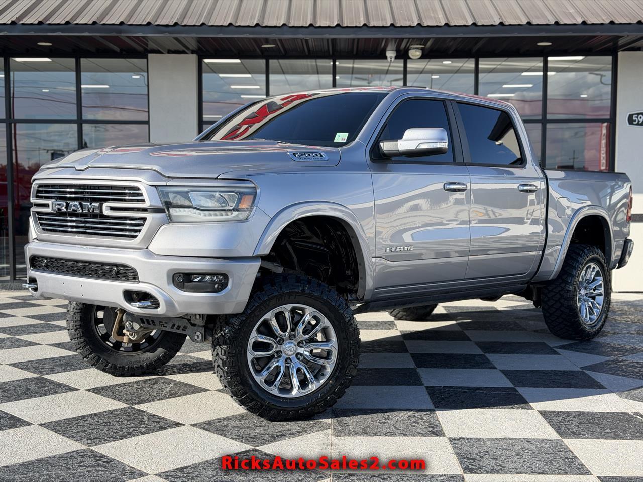 RAM 1500 Laramie Crew Cab SWB 4WD 2022