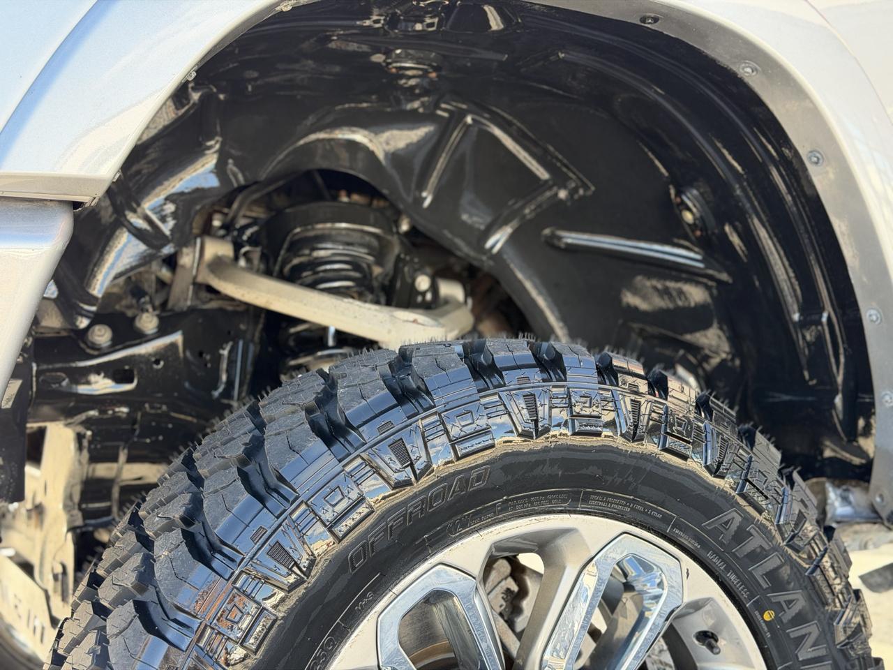 RAM 1500 Laramie Crew Cab SWB 4WD 2022