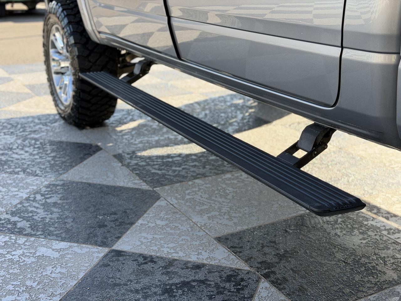 RAM 1500 Laramie Crew Cab SWB 4WD 2022
