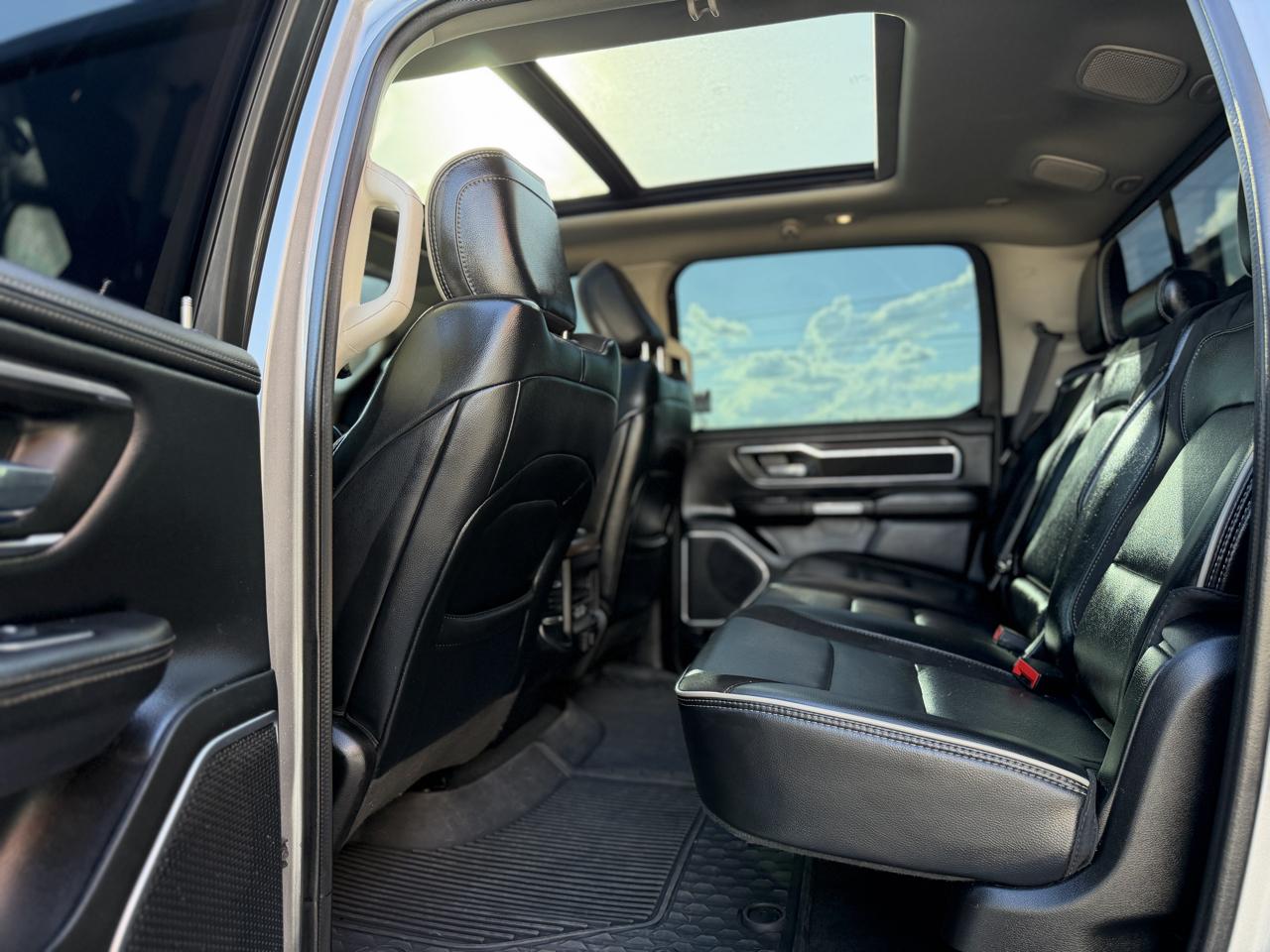 RAM 1500 Laramie Crew Cab SWB 4WD 2022