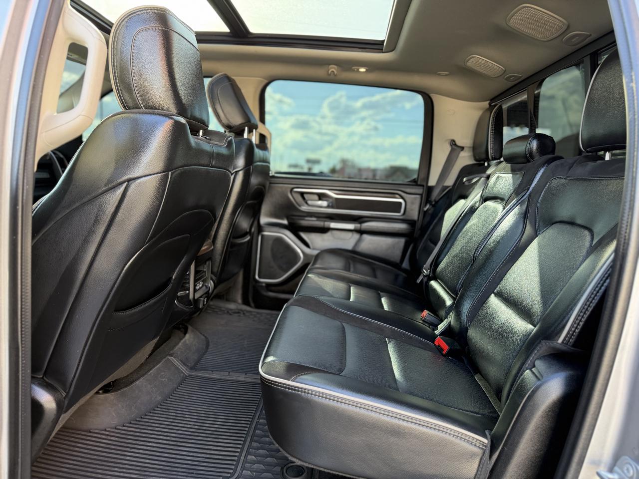 RAM 1500 Laramie Crew Cab SWB 4WD 2022