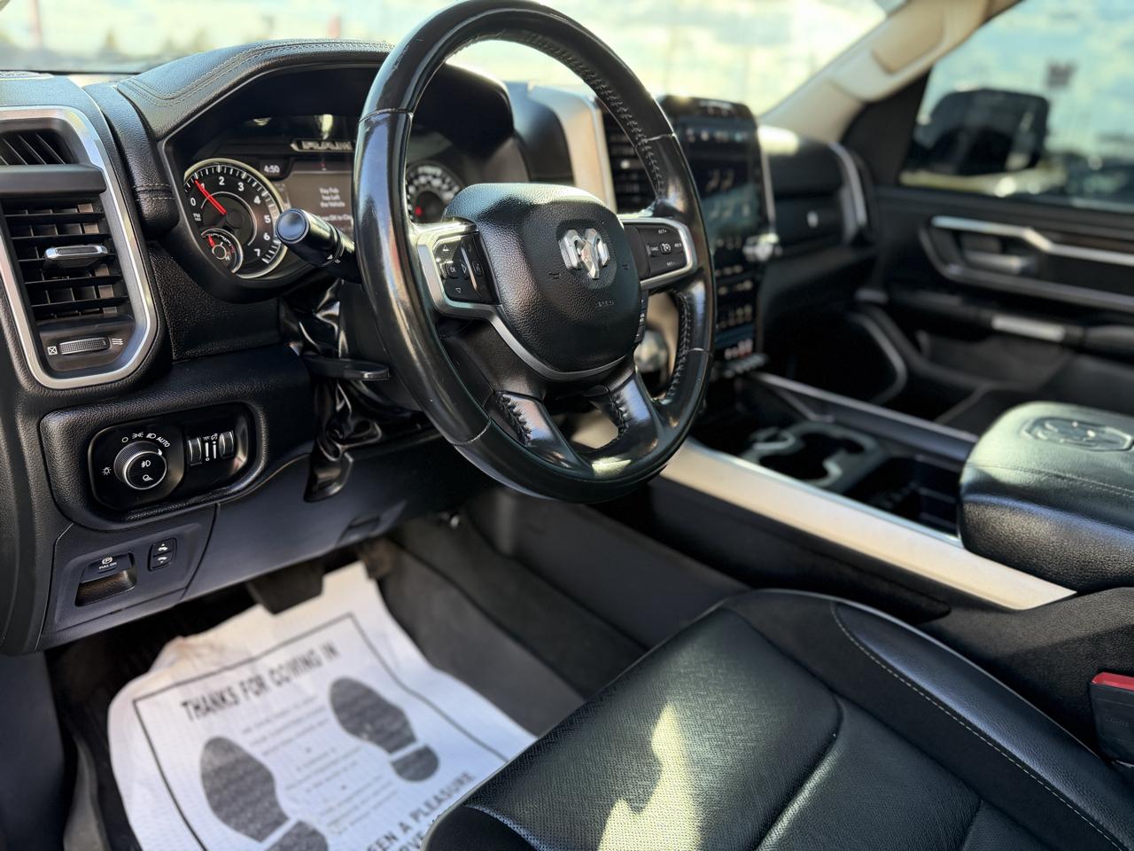 RAM 1500 Laramie Crew Cab SWB 4WD 2022