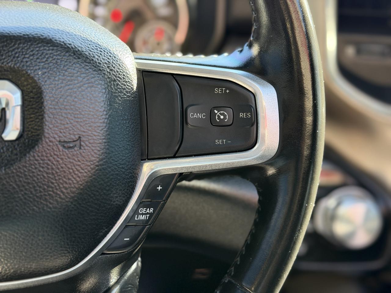 RAM 1500 Laramie Crew Cab SWB 4WD 2022