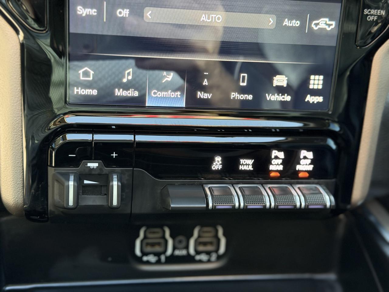 RAM 1500 Laramie Crew Cab SWB 4WD 2022