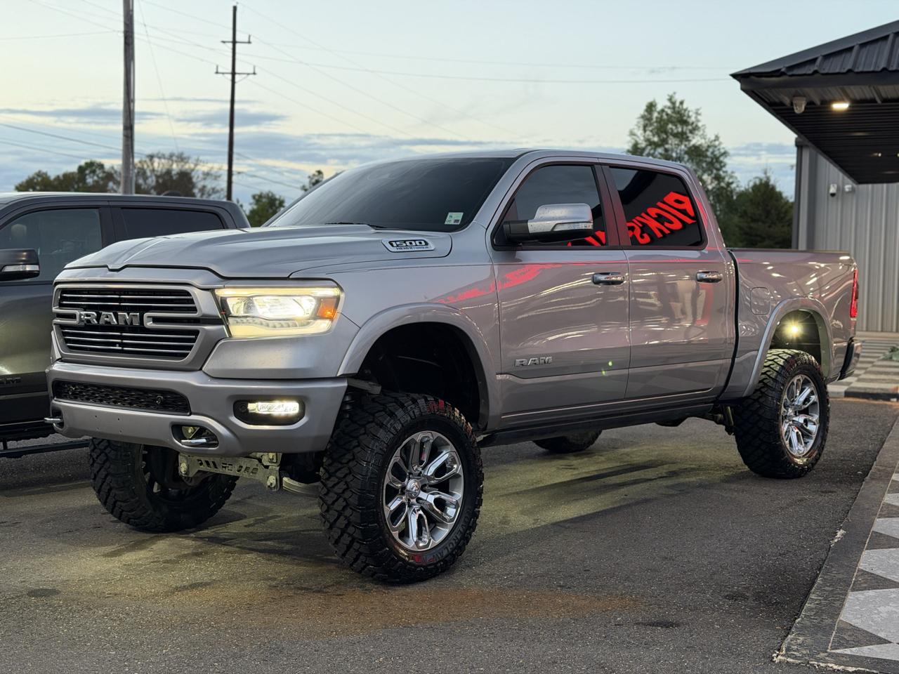RAM 1500 Laramie Crew Cab SWB 4WD 2022
