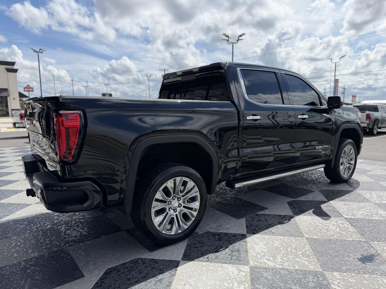 GMC Sierra 1500 Denali Crew Cab 4WD 2021