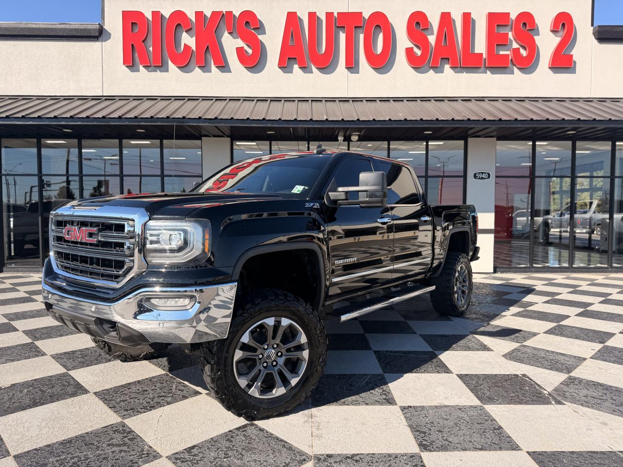 GMC Sierra photo 2