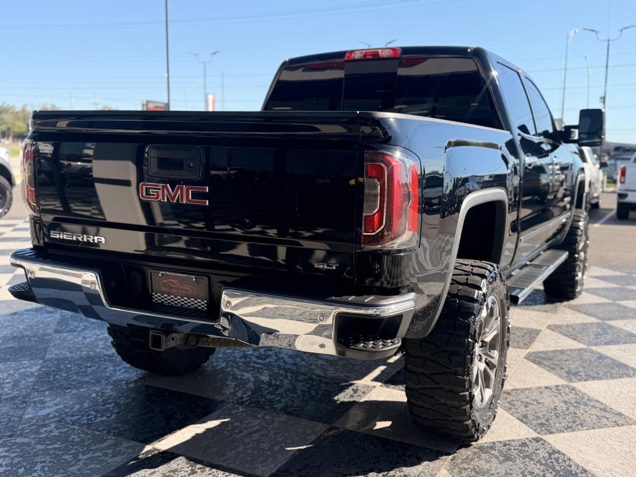 GMC Sierra photo 10