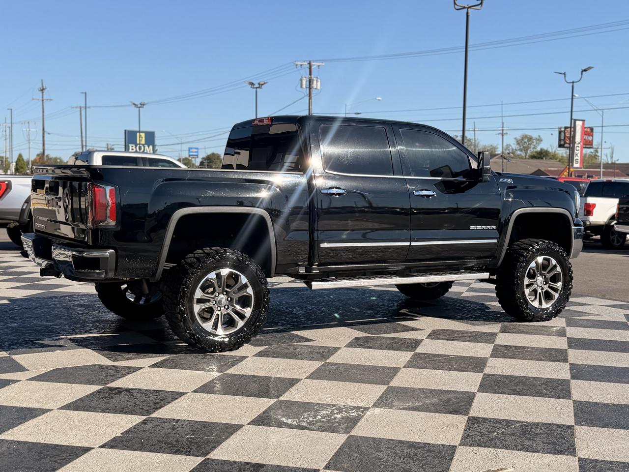 GMC Sierra photo 11