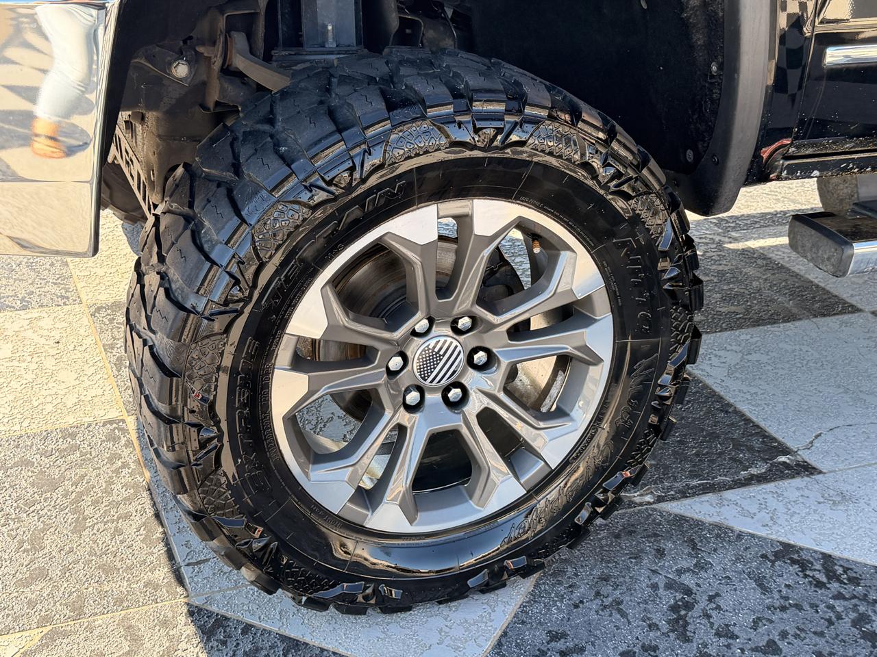 GMC Sierra photo 18