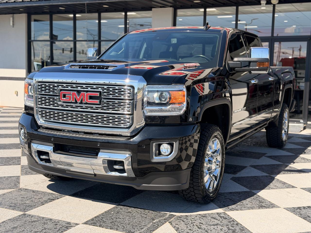 GMC Sierra 2500HD Denali Crew Cab 4WD 2018
