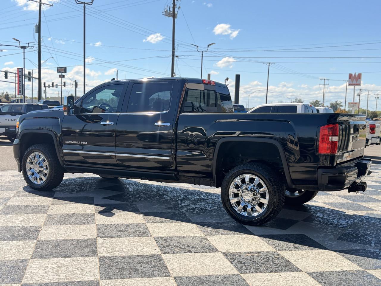 GMC Sierra 2500HD Denali Crew Cab 4WD 2018