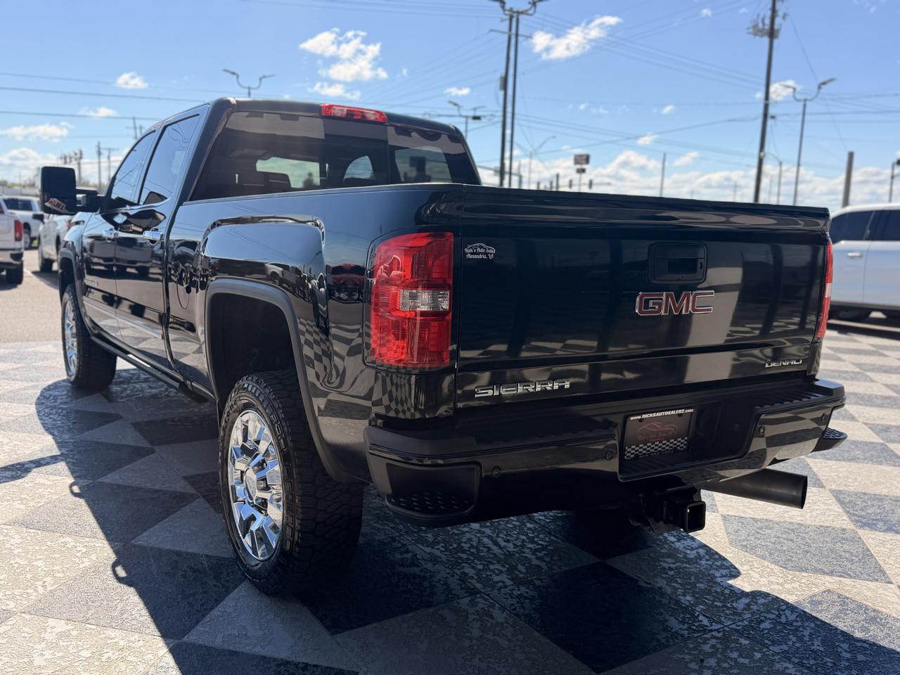 GMC Sierra 2500HD Denali Crew Cab 4WD 2018