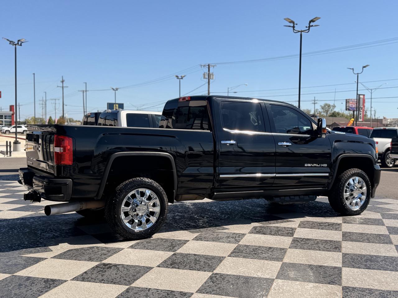 GMC Sierra 2500HD Denali Crew Cab 4WD 2018