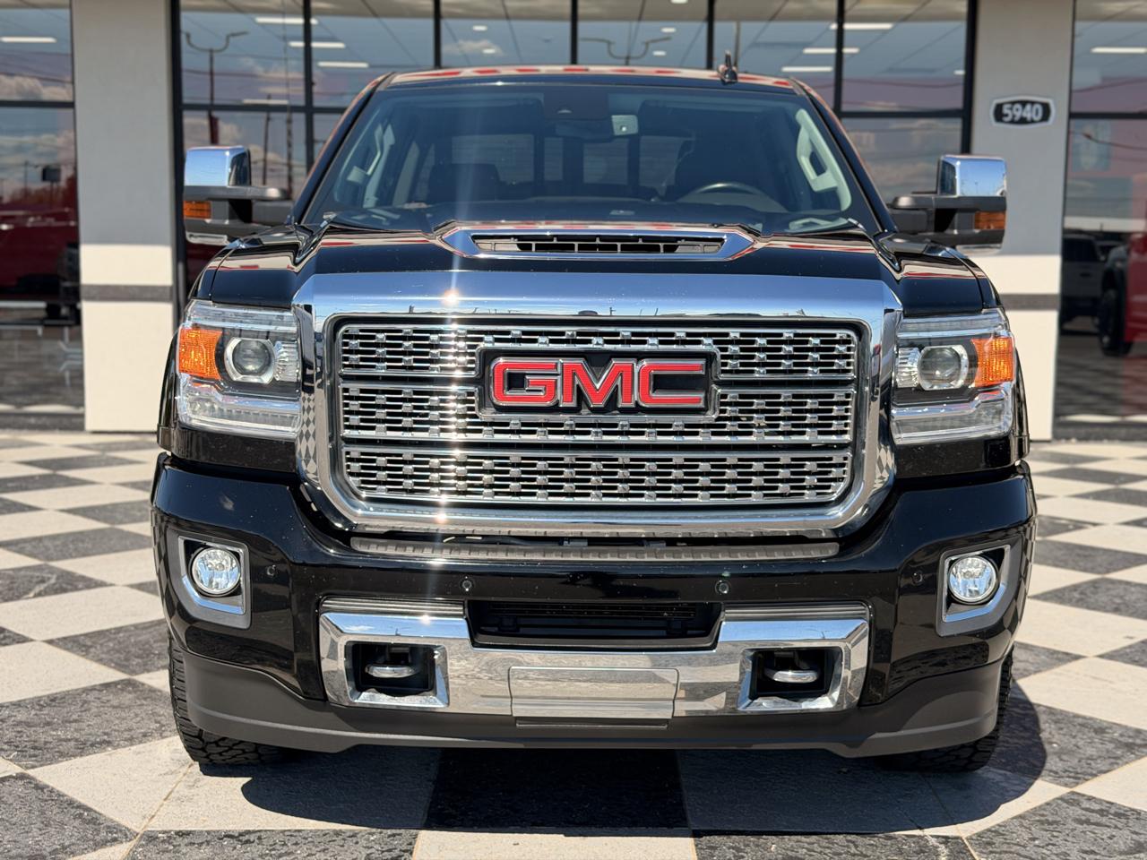 GMC Sierra 2500HD Denali Crew Cab 4WD 2018