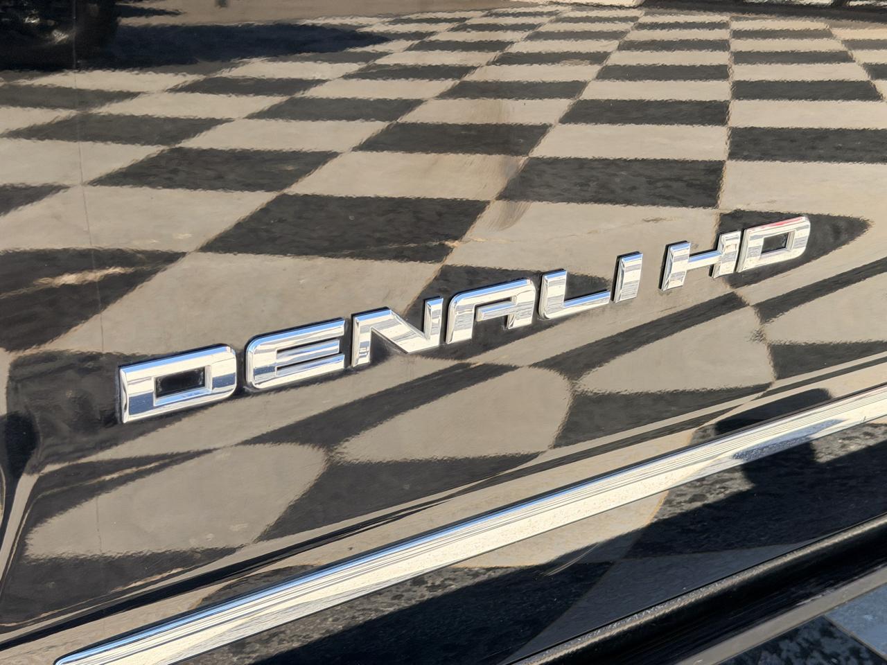 GMC Sierra 2500HD Denali Crew Cab 4WD 2018