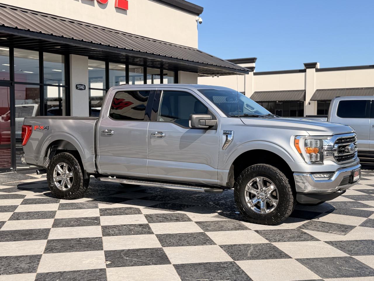 Ford F-150 XLT SuperCrew 4WD 2021
