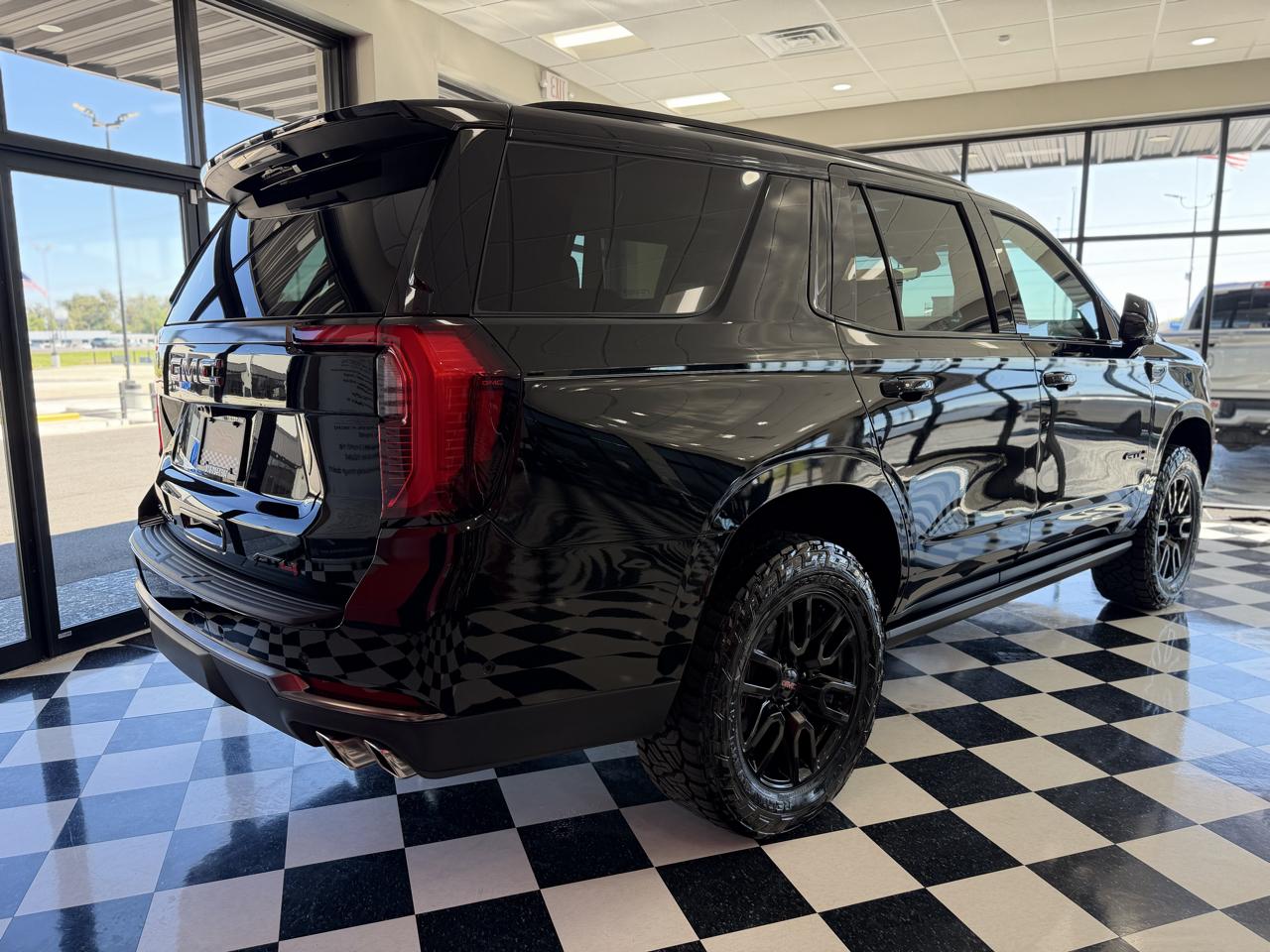 GMC Yukon AT4 Ultimate 4WD 2025