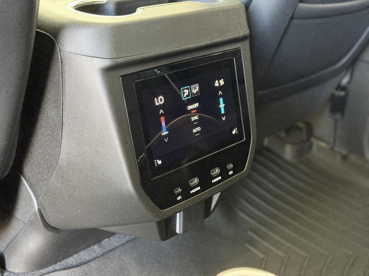 GMC Yukon AT4 Ultimate 4WD 2025