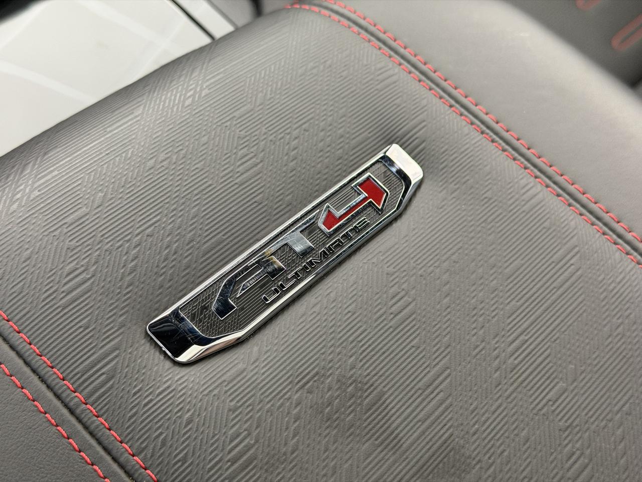 GMC Yukon AT4 Ultimate 4WD 2025