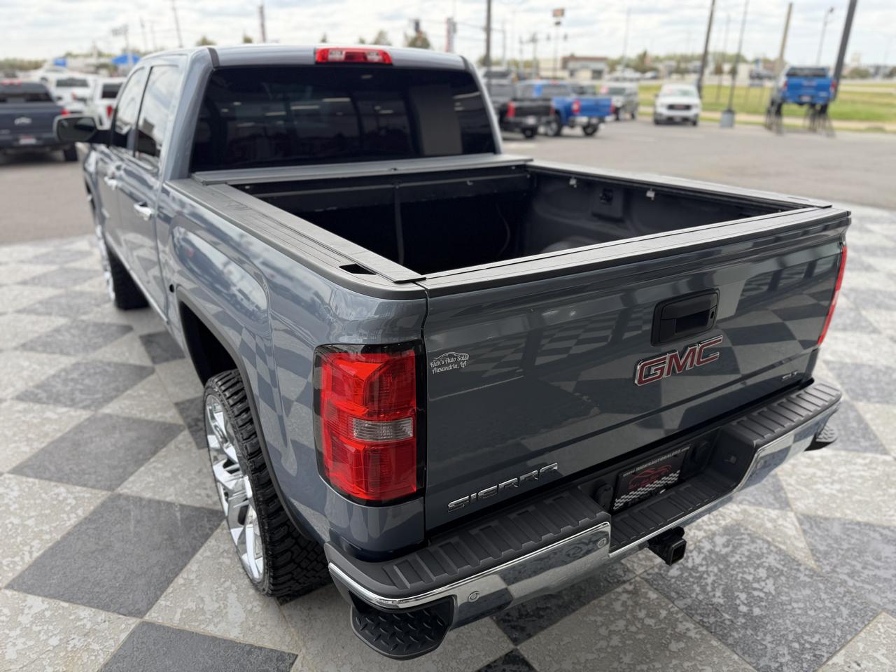 GMC Sierra 1500 SLT Crew Cab  Short Box 4WD 2015