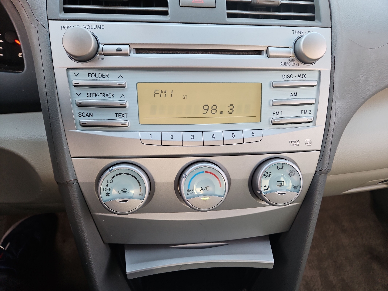 Toyota Camry 4dr Sdn I4 Auto LE (Natl) 2007