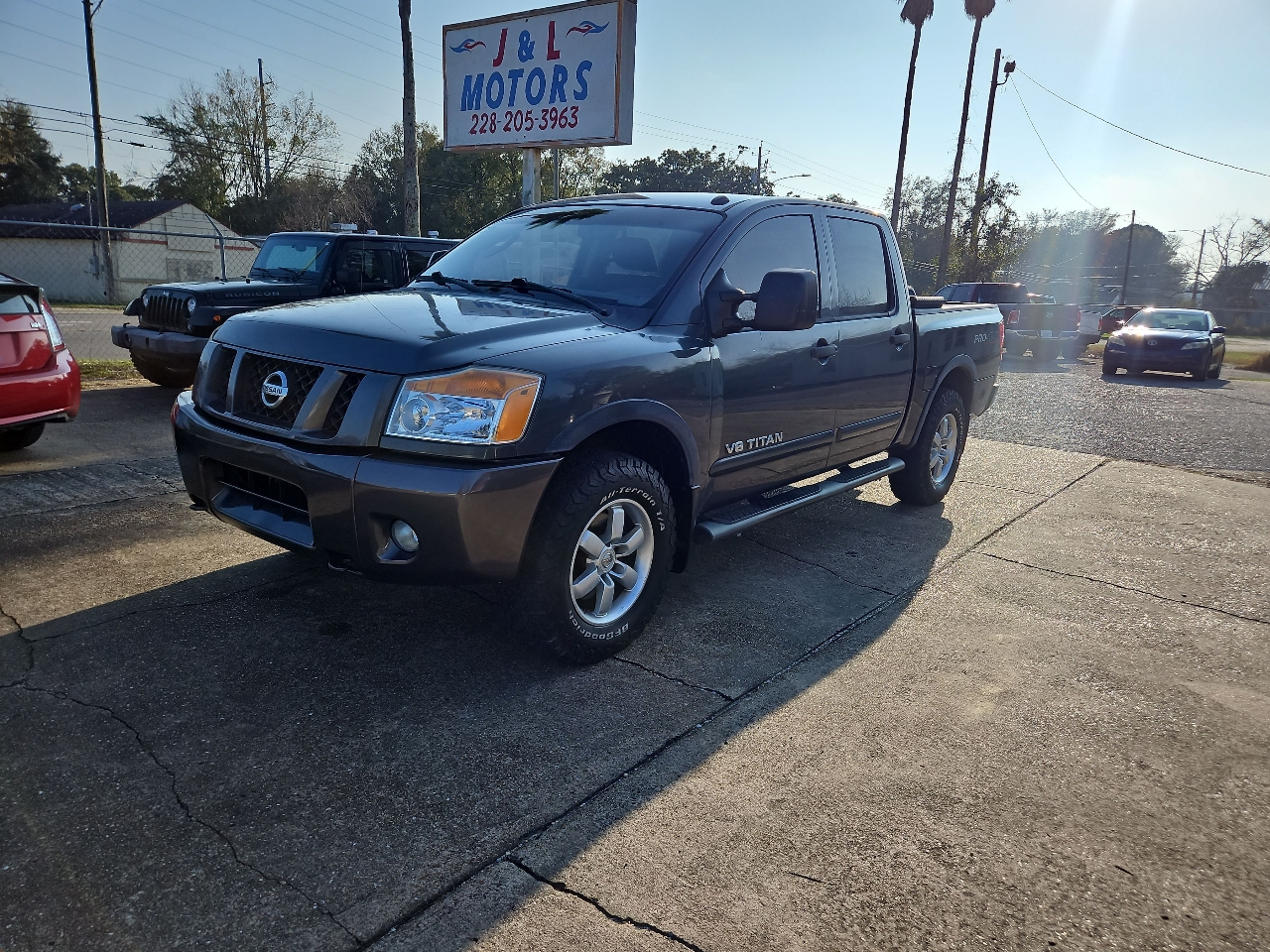 Nissan Titan PRO-4X Crew Cab 4WD SWB 2010