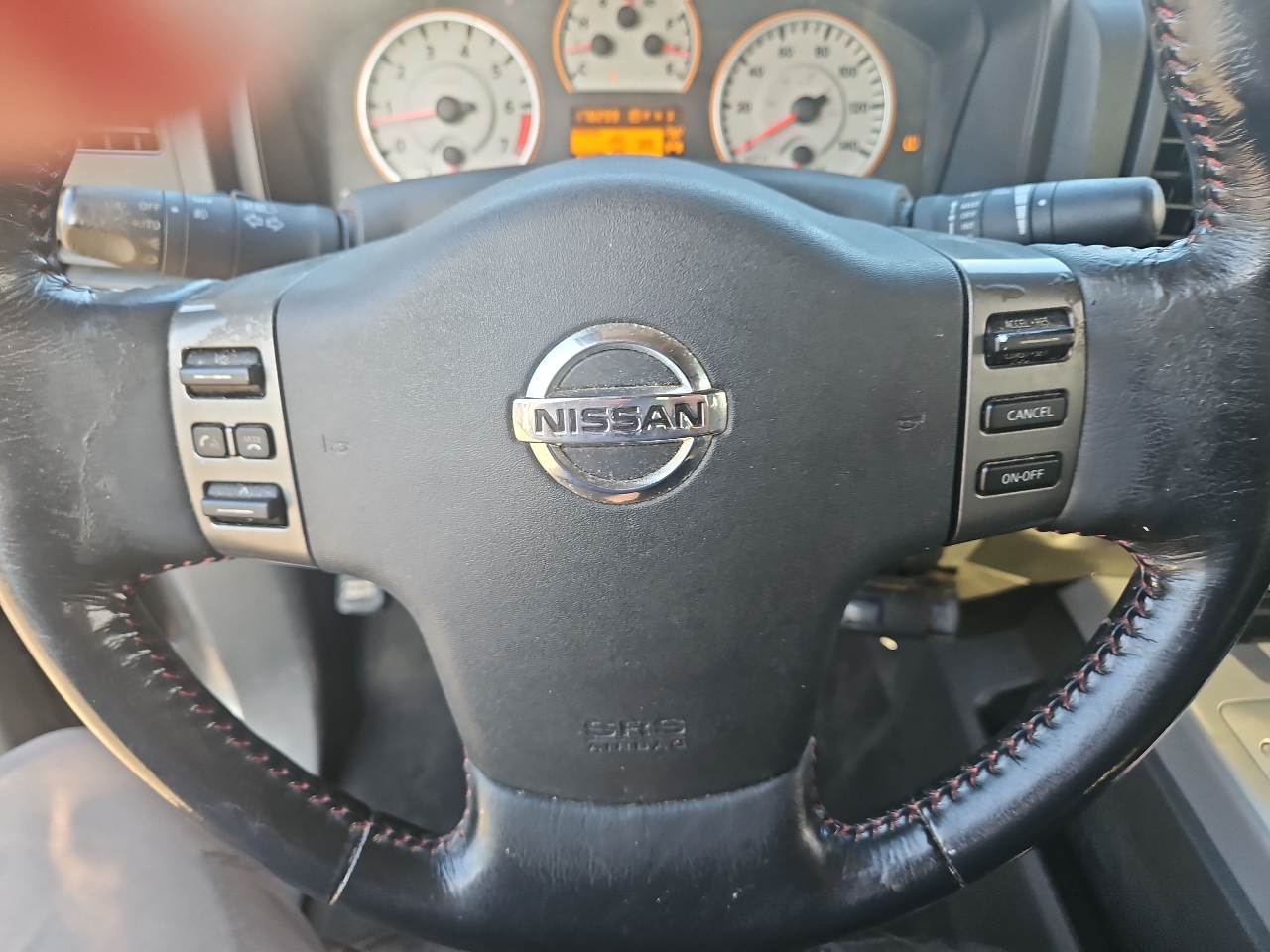 Nissan Titan PRO-4X Crew Cab 4WD SWB 2010