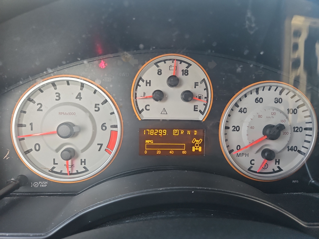 Nissan Titan PRO-4X Crew Cab 4WD SWB 2010