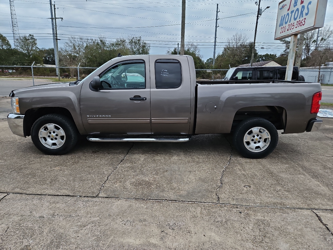 Chevrolet Silverado 1500 1LT Crew Cab 2WD 2013