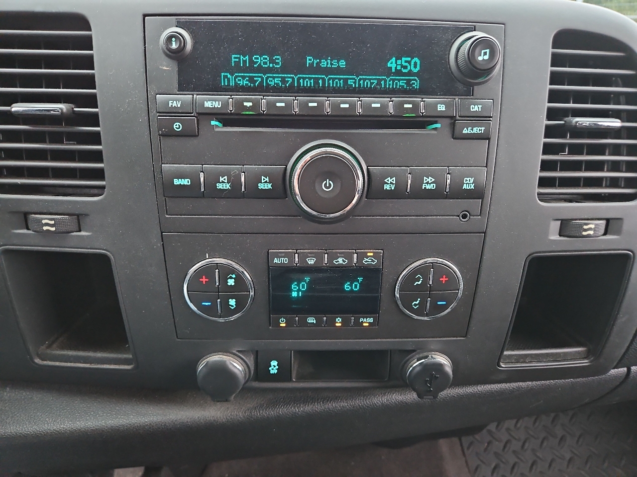 Chevrolet Silverado 1500 1LT Crew Cab 2WD 2013