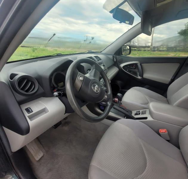 Toyota RAV4 Base I4 2WD 2010