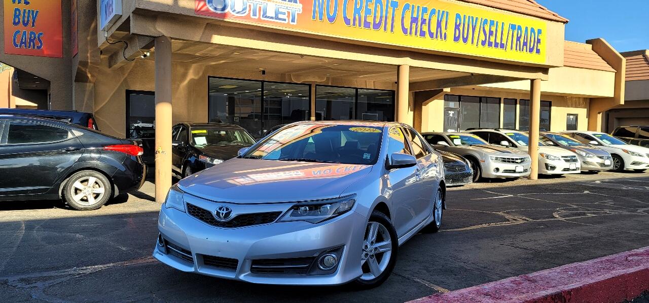 Toyota Camry 4dr Sdn I4 Auto XLE (Natl) 2013