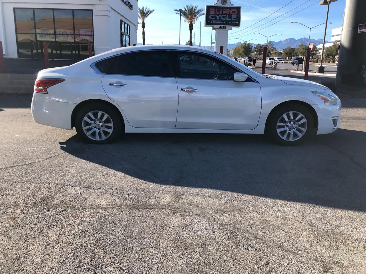 Nissan Altima 4dr Sdn I4 2.5 S 2014