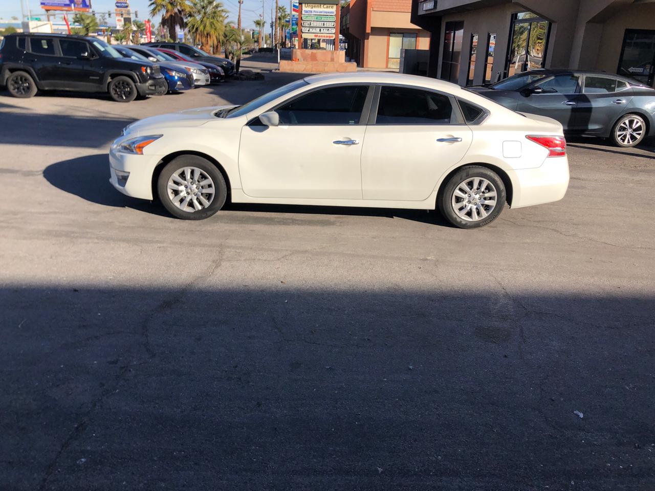 Nissan Altima 4dr Sdn I4 2.5 S 2014