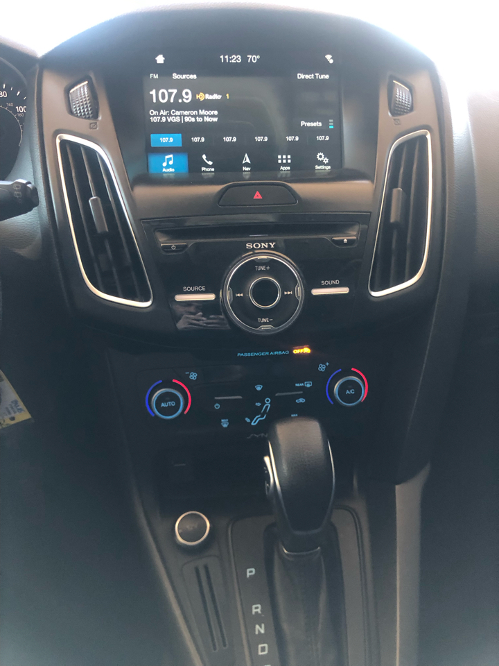 Ford Focus SEL Hatch 2017