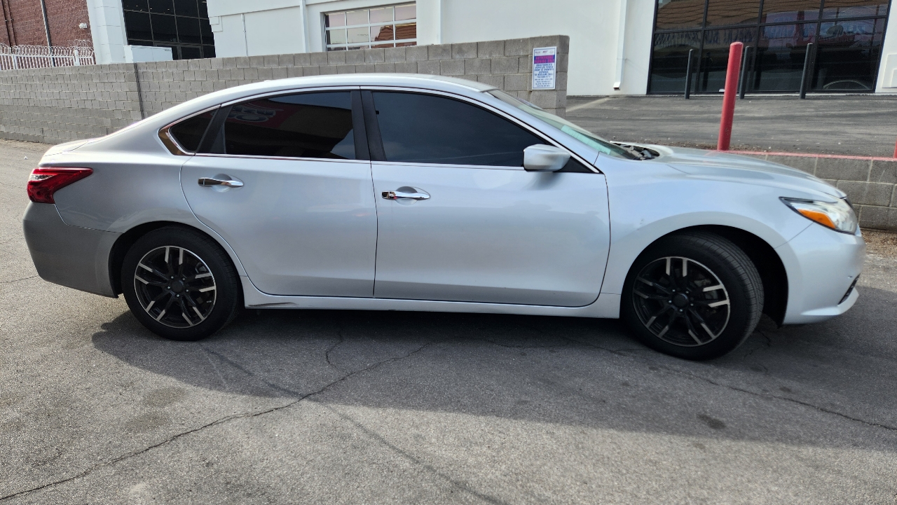 Nissan Altima 2.5 SV Sedan 2017